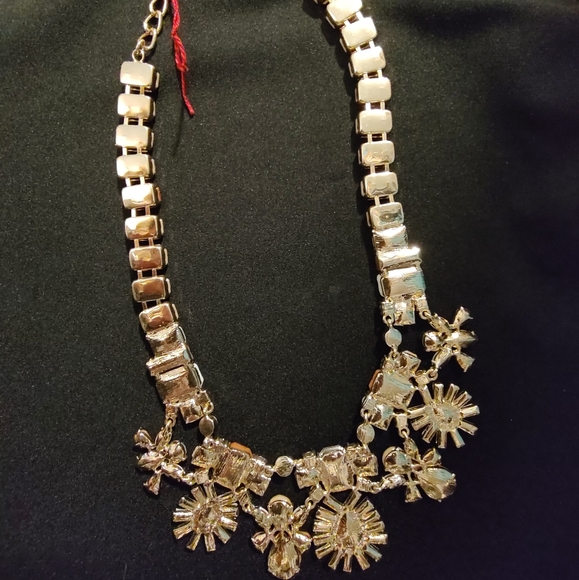 Daisy necklace. New. - Picture 2 of 14